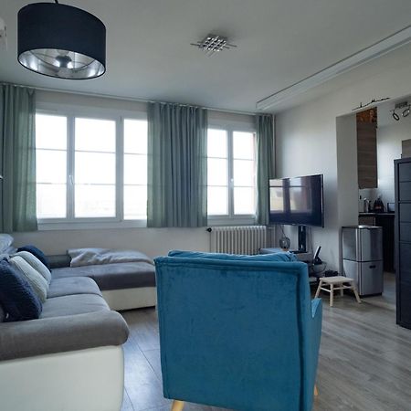 Joli T2 Proche Du Metro Avec Vue Tour Eiffel Appartement Issy-les-Moulineaux Buitenkant foto